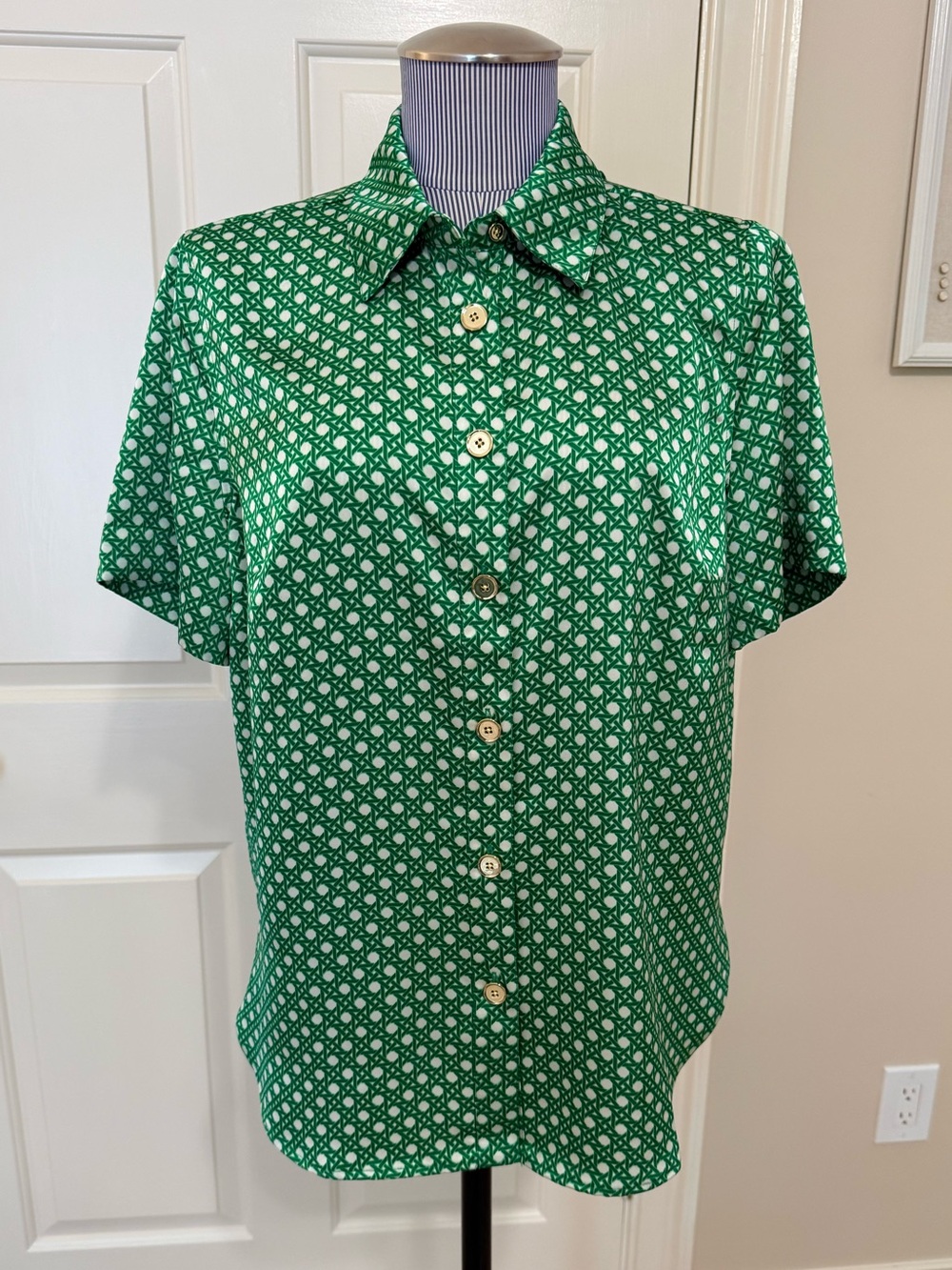 Talbots Green Satin Lattice Print Blouse – Size M - Picture 3 of 11